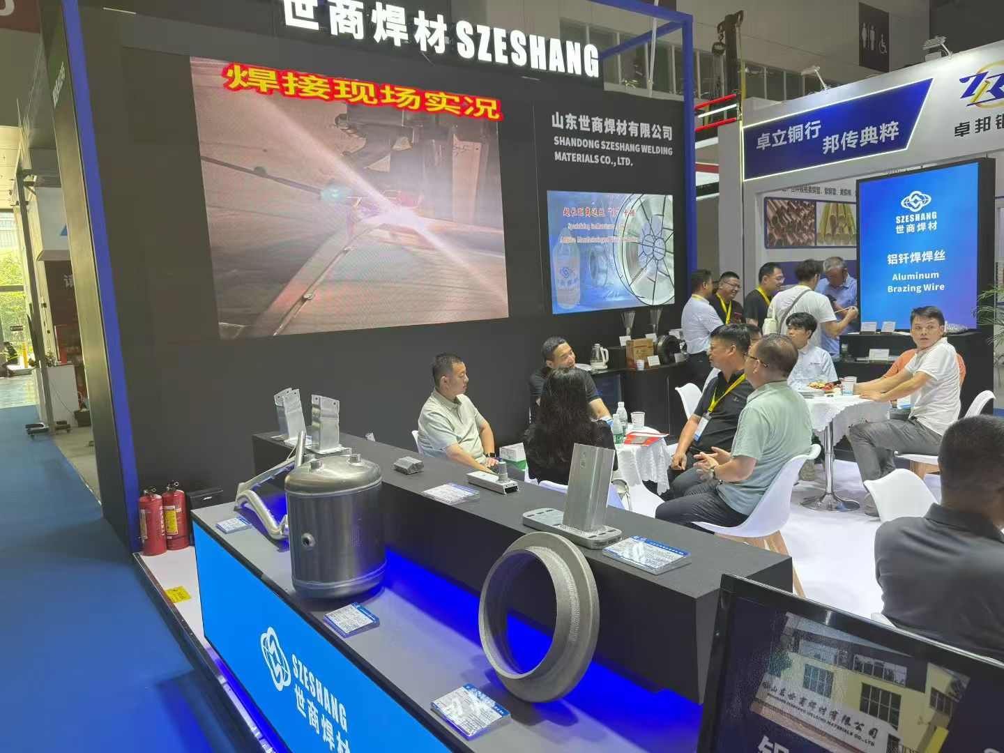 Szeshang Welding at Essen Fair Saldatura Szeshang alla Fiera di Essen